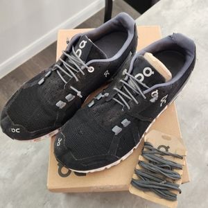 On Running / On Cloud / Women (Sz 7.5)